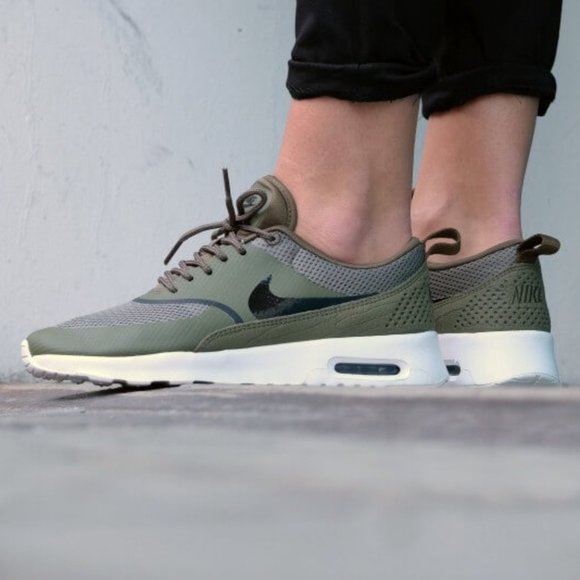 Nike Women’s Air Max Thea 599409-202 - Picture 1 of 5